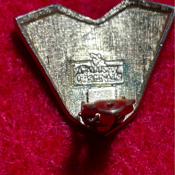 Vintage Avon Gallery Original Goldtone Clip Earrings - Picture 3 of 5